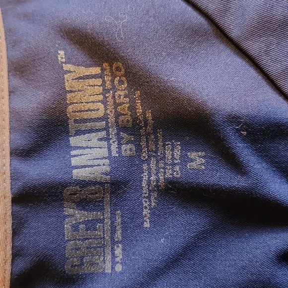 Grey's Anatomy Scrub top - Picture 4 of 7